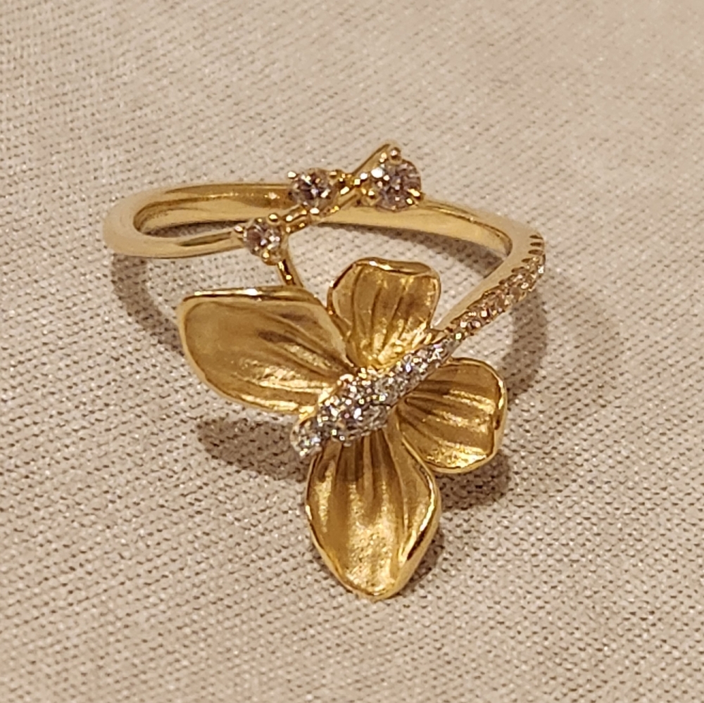 Monarch Butterfly Ring In 18kgold With Diamonds View 5